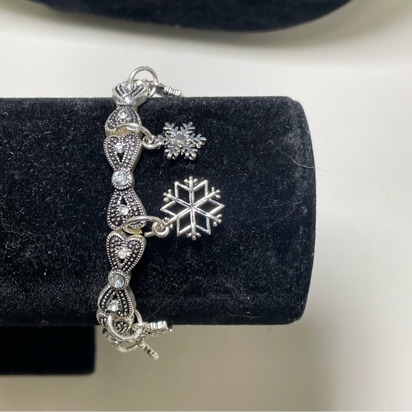 Silver Snowflake Stretch Charm Bracelet - Picture 5 of 7
